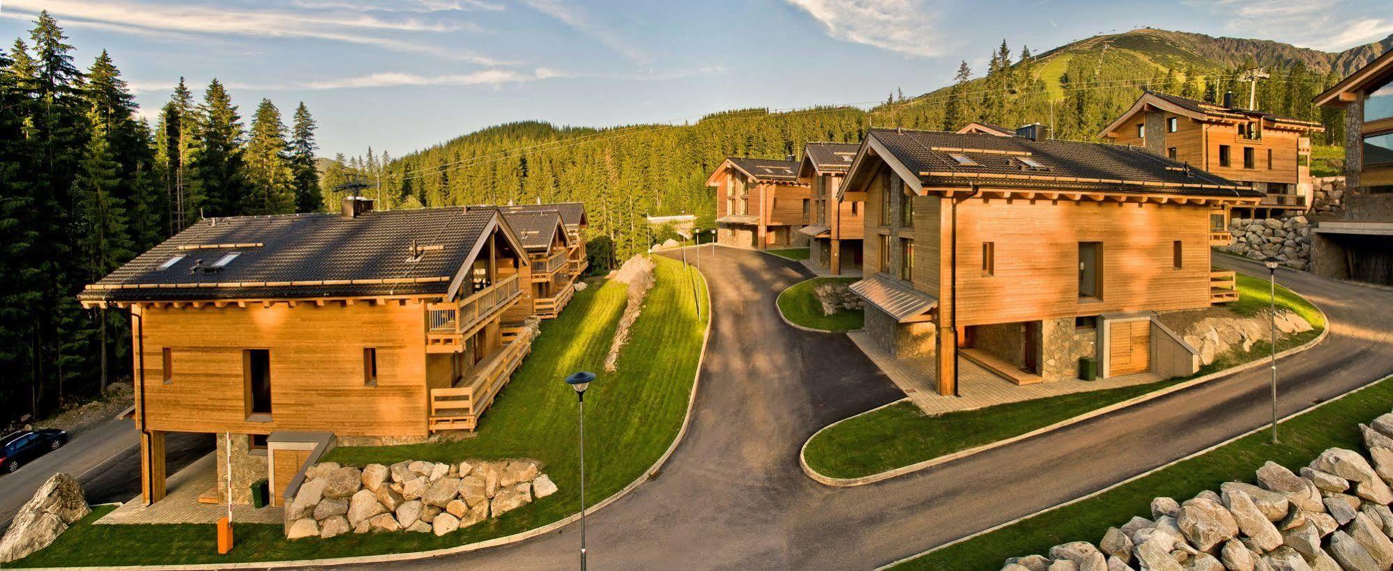 Chalets Jasna Collection Centrum デマノブスカ・ドリーナ エクステリア 写真
