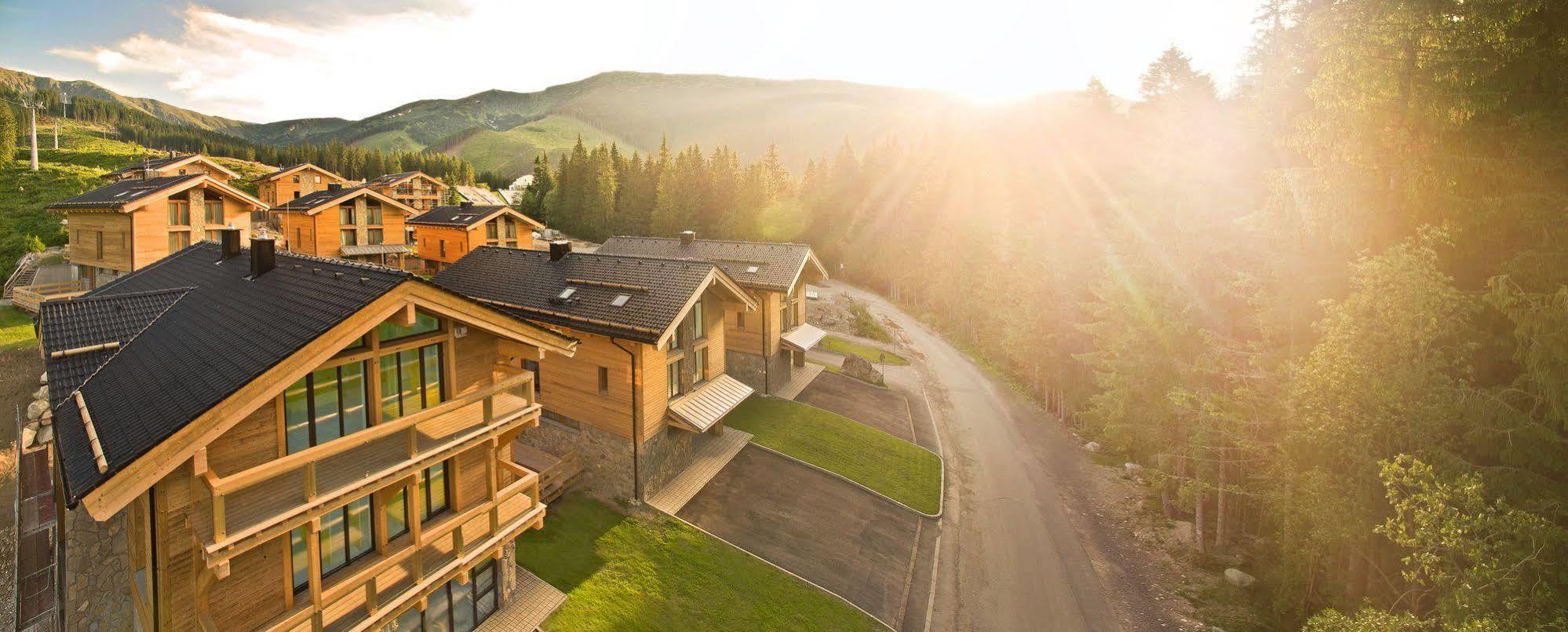 Chalets Jasna Collection Centrum デマノブスカ・ドリーナ エクステリア 写真